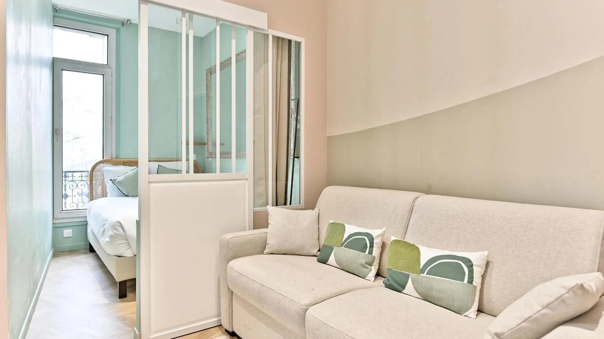 Apartment Appartement Proche Parc Monceau - Gourgaud Paris France