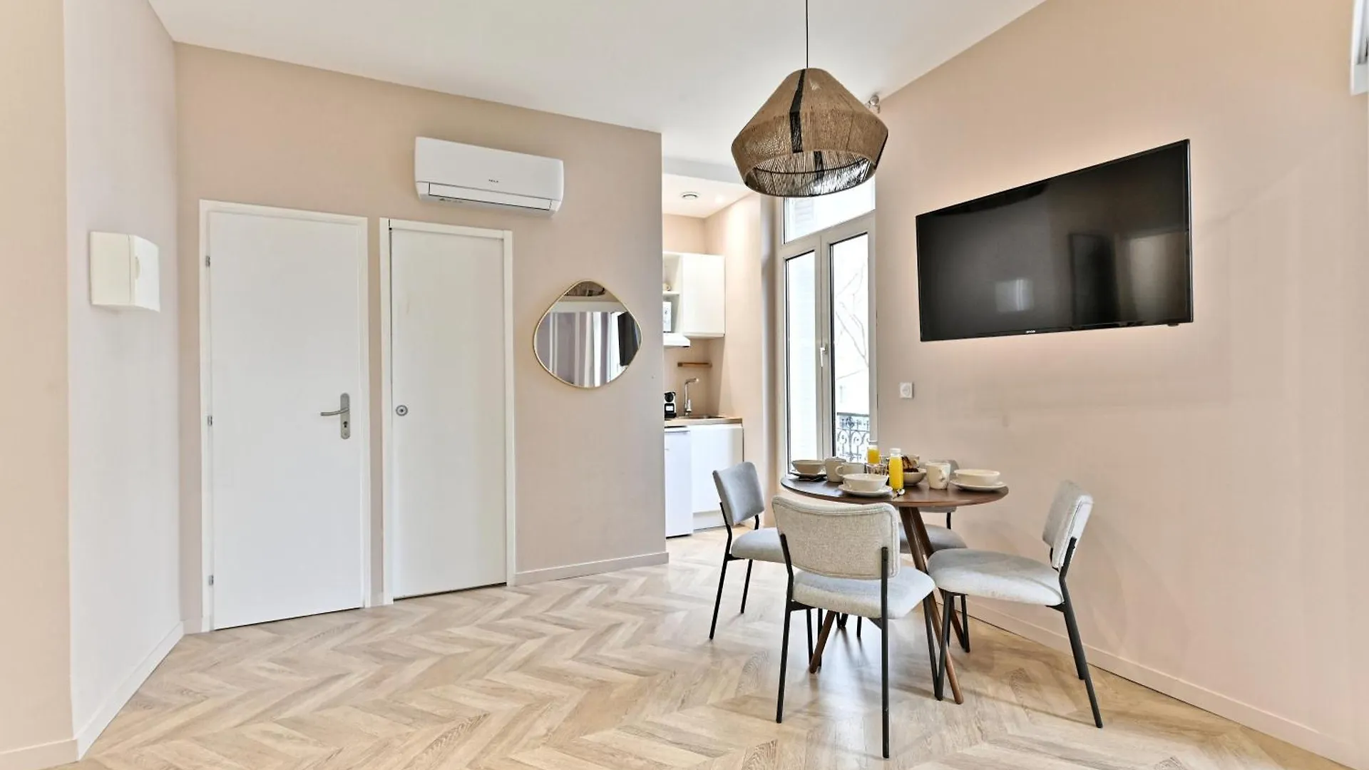 Apartment Appartement Proche Parc Monceau - Gourgaud Paris