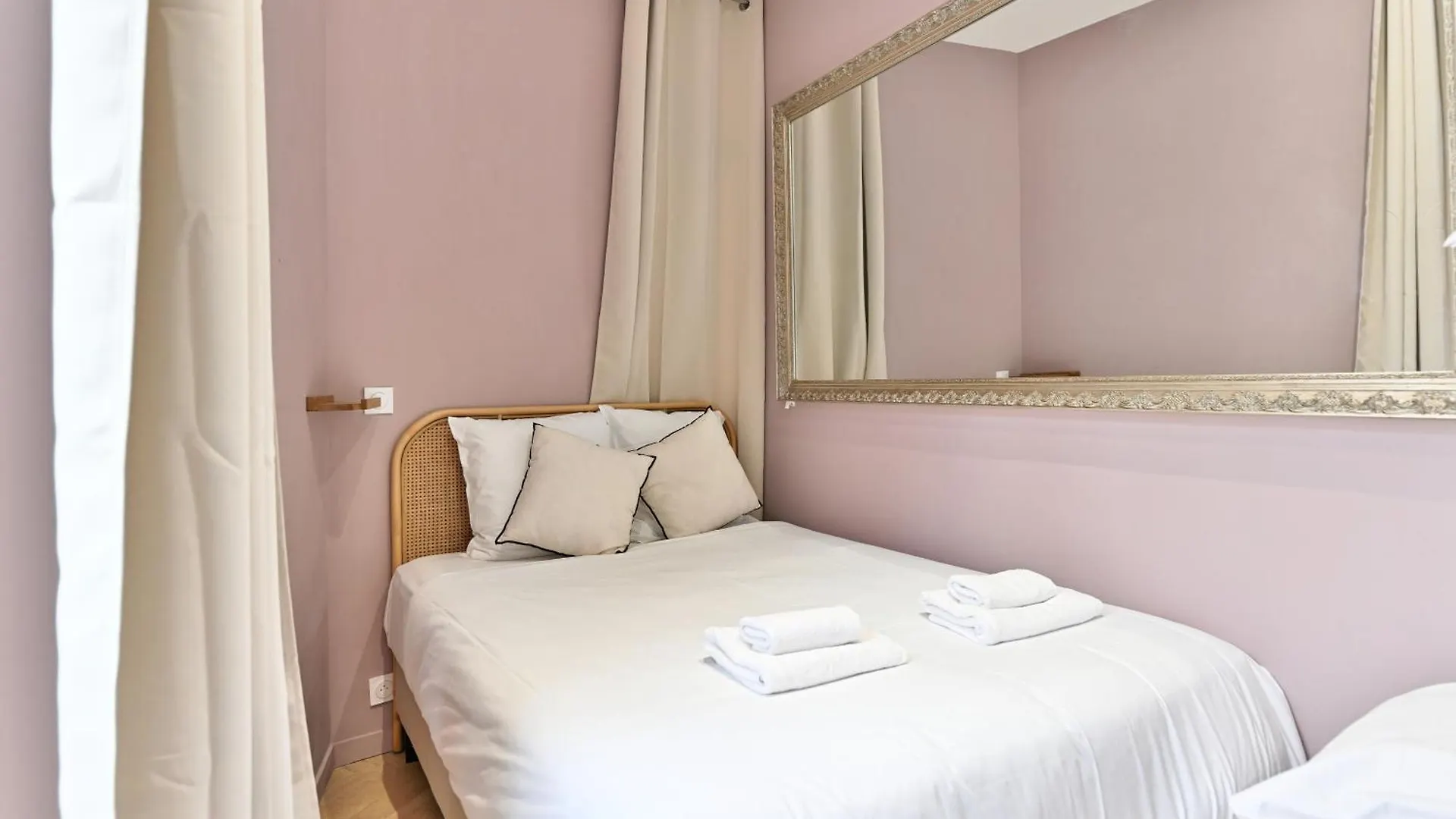 Appartement Proche Parc Monceau - Gourgaud Paris 0*,