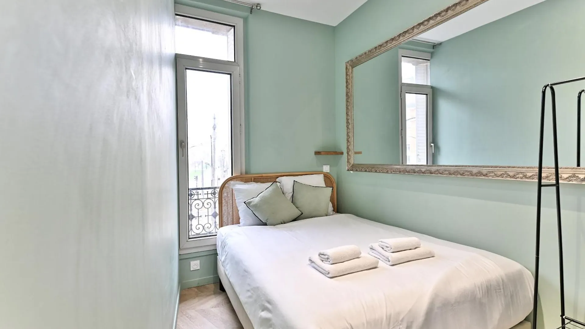 Appartement Proche Parc Monceau - Gourgaud Paris Apartment